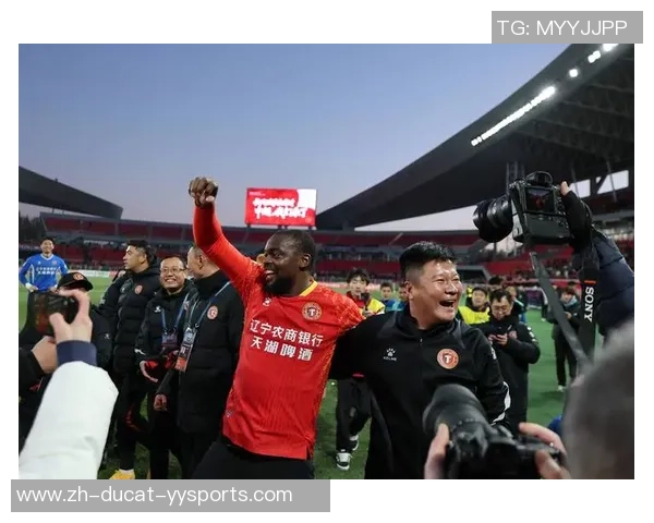 李金羽:中国足球前一段现已掉冰窟窿里了,现在处于恢复期